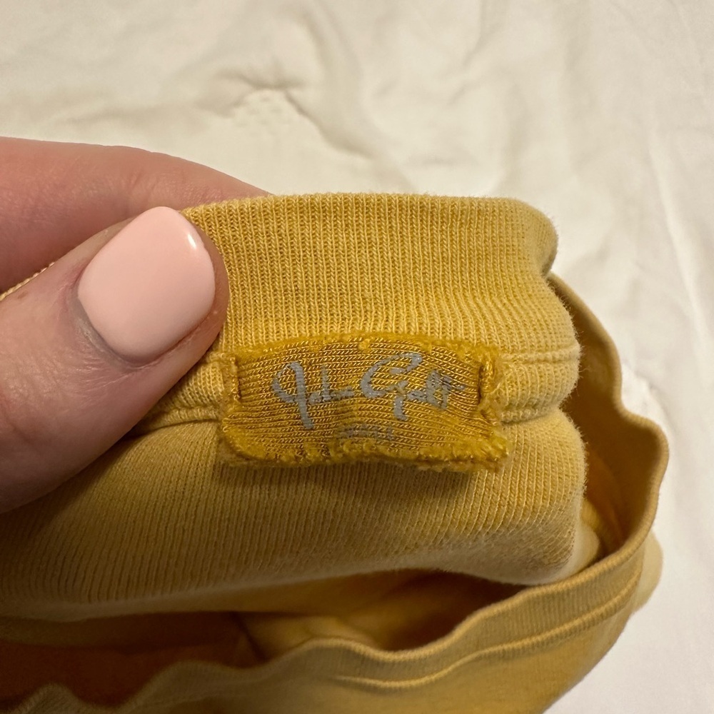 Brandy Melville John Galt Yellow Short Sleeve Top One Size - Picture 3 of 3